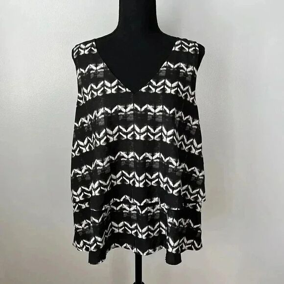 Merona Tops - NWT Black and White Merona top